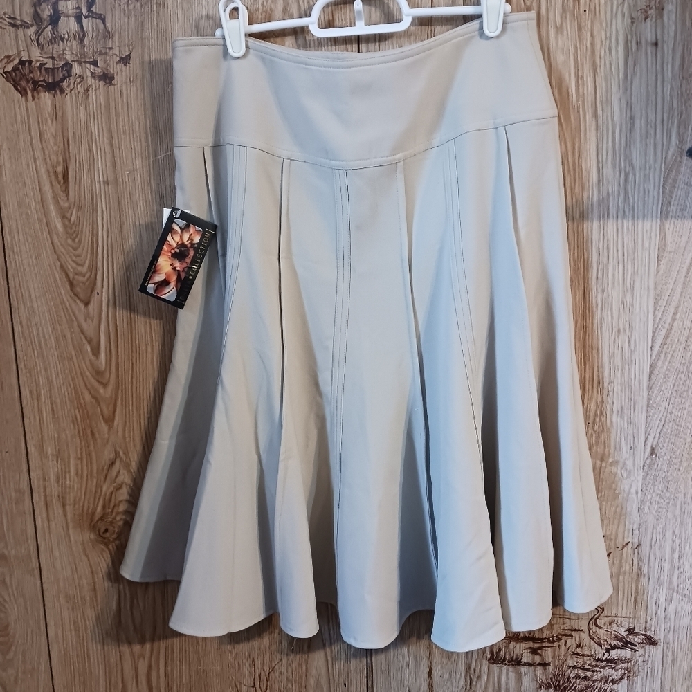 Nwt Dalia Collection Flare Knee Length Skirt